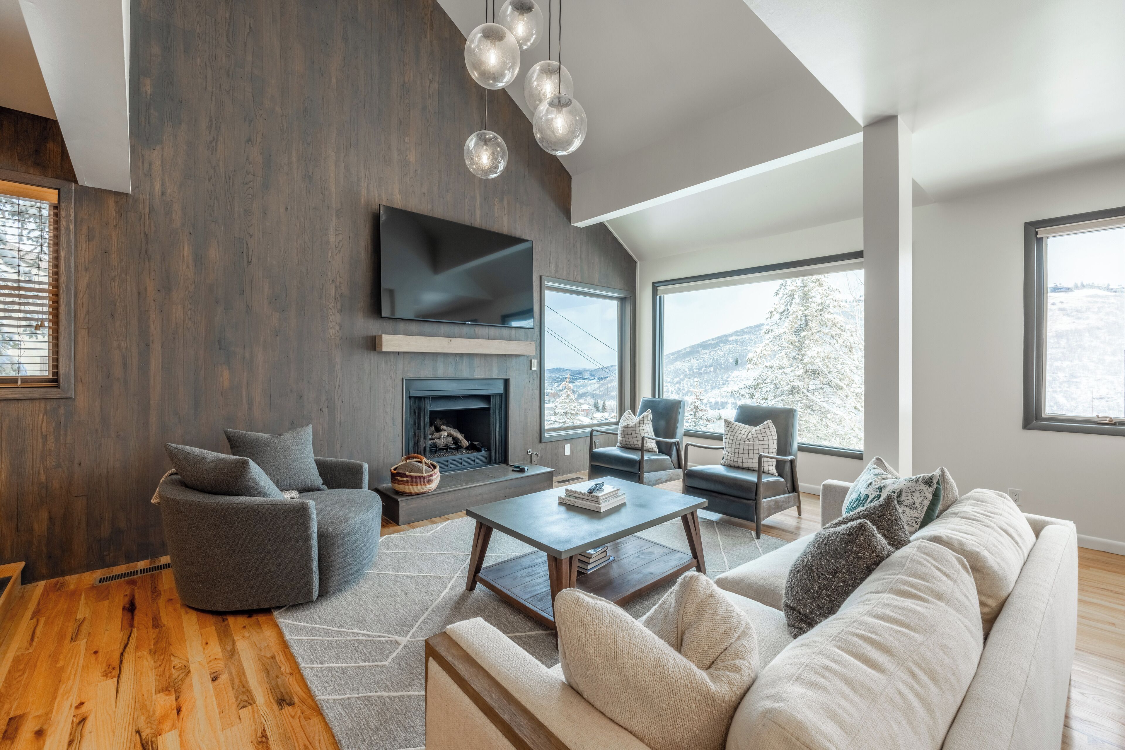 Smart-TV, Kamin, Tischfußball