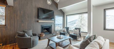 Smart-TV, Kamin, Tischfußball