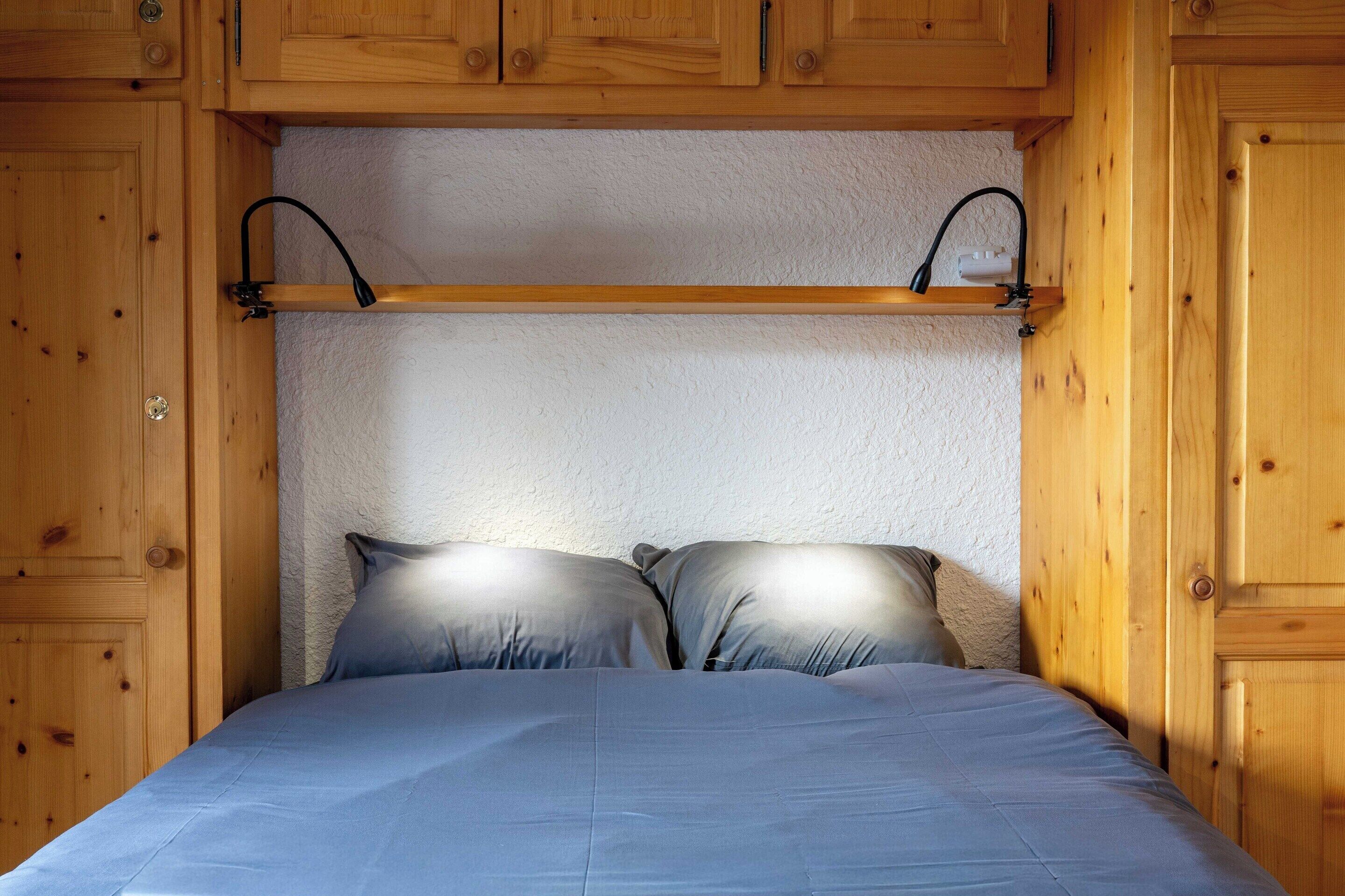 Apartment | 1 bedroom, laptop workspace, iron/ironing board, bed sheets