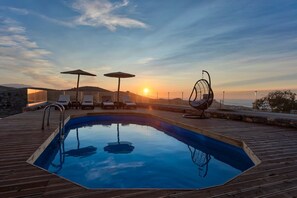 5 bedrooms, desk, Internet - Villa Haria - Lux Villa With Private Pool in Crete (Hersonissos)