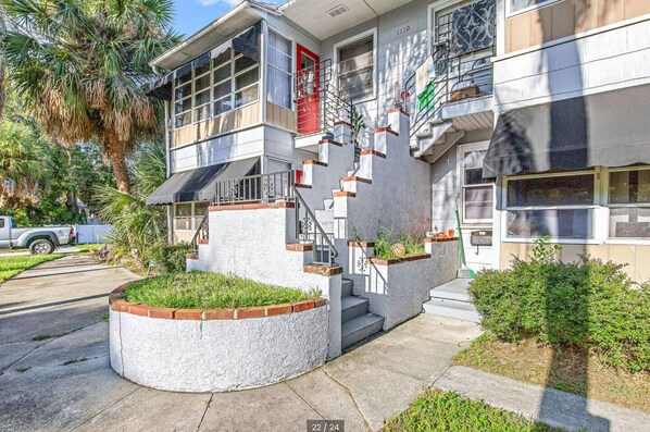 Exterior - Historic Uptown 2BD 1BA - 8 min to Downtown & Pier (St. Petersburg)