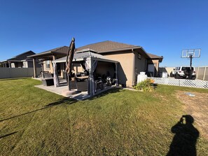 Property grounds - Marvelous 3-bedroom house with AC in welcoming Othello (Othello)