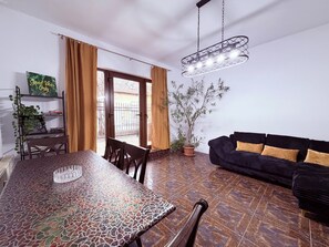 Interior -  Accommodates up to 6 guests,Free parking,Near Amazonia Aquapark,Iulius Town (Timișoara)