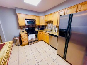 Private kitchen - Home in heart of Evanston (Evanston)