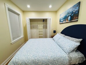 2 bedrooms, iron/ironing board, free WiFi, bed sheets