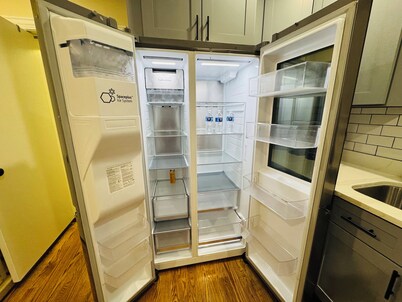 ✨ Beautiful 2BR Apartment with Laundry