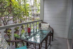Condo, 1 Double Bed with Sofa bed (Kona Islander Inn#228) | Outdoor dining - Kona Islander Inn#228 (Kailua-Kona)