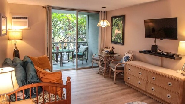 Living area - Kona Islander Inn#228: Located in Downtown Kona! (Kailua-Kona)
