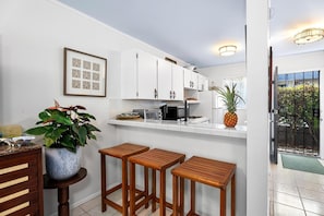 Condo, 1 King Bed (Kona Shores#113: Ground Floor, Remode) | Private kitchen