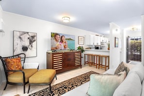 Condo, 1 King Bed (Kona Shores#113: Ground Floor, Remode) | Living area