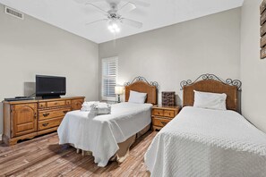 3 Schlafzimmer, Bügeleisen/Bügelbrett, WLAN, Bettwäsche