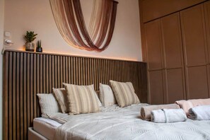 Room - Romantic Apartment · Rooftop Balcony with a Stunning View (Kassel)