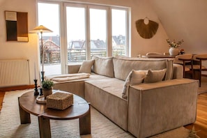 Living area - Romantic Apartment · Rooftop Balcony with a Stunning View (Kassel)