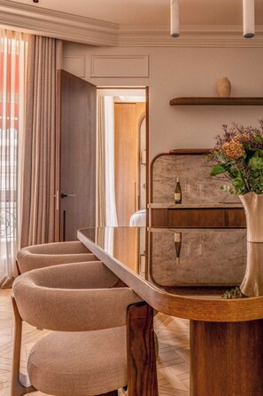 Apartment | Interior - Luxury A/C Apt - 6p/3bdr - Arc de Triomphe (Paris)