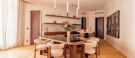Apartment | Dining