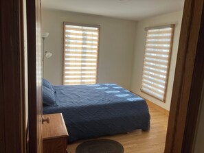 3 slaapkamers, een strijkplank/strijkijzer, beddengoed, rolstoeltoegang