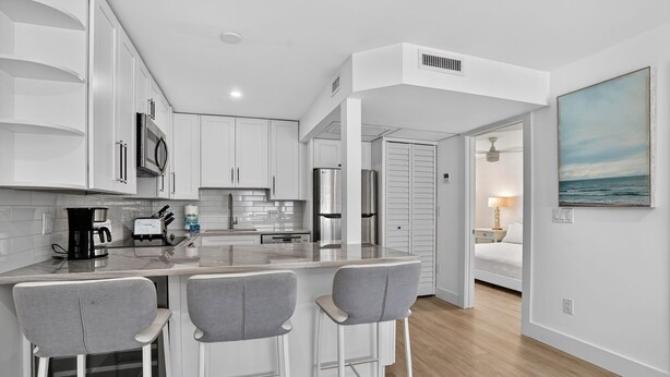 Private kitchen - Naples Pier Condo 123 (Naples)