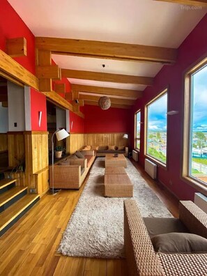 Interior - Hotel La Tropilla (Natales)