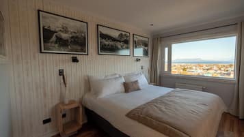 Comfort Suite, 1 King Bed with Sofa bed, Ocean View | Beach/ocean view