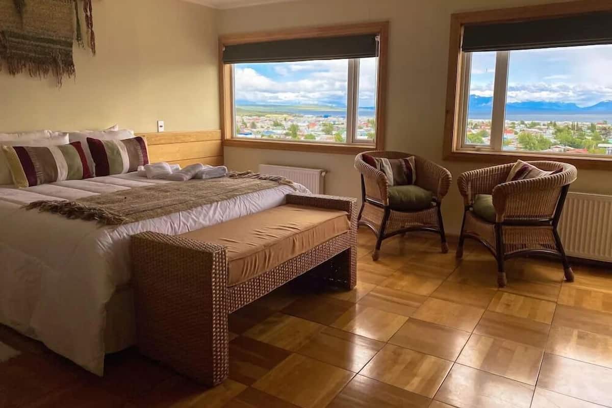 Deluxe Studio Suite, Ocean View | In-room safe, blackout drapes, soundproofing, free WiFi