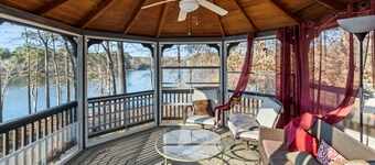 Lakefront, Indoor Pool, 3 Bedroom w/ Gym & Playroom