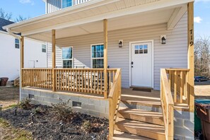 Exterior - New Build close to HPU, Furniture Mrkt & Downtown (High Point)