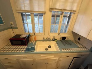 Private kitchen - Simple Stay Steps from UF (Gainesville)