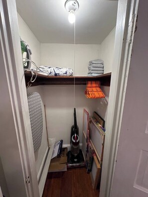 Interior - Simple Stay Steps from UF (Gainesville)