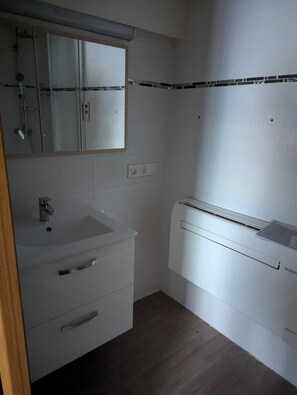 Luxury-Doppelzimmer, 1 Doppelbett, Stadtblick | Badezimmer