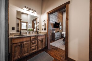 Interior - Luxury Private Mountain Retreat · Hot Tub · Views (Epworth)