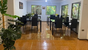 Phòng ăn