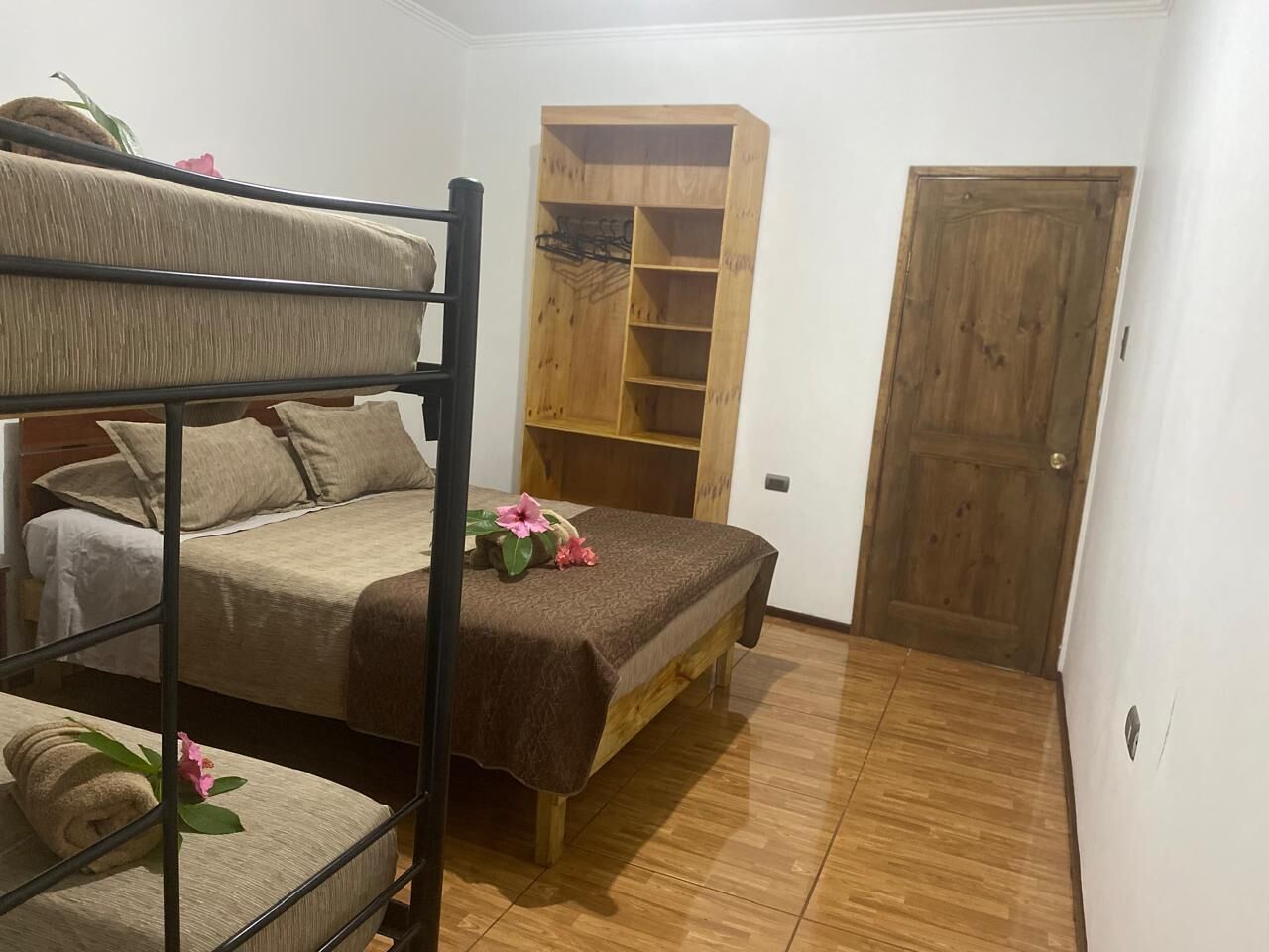 Habitación familiar, patio, vista al jardín | Wifi gratis 