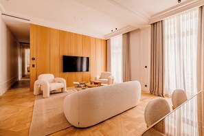 Apartment | Interior - Luxury A/C Apt - 6p/3bdr - Arc de Triomphe (Paris)