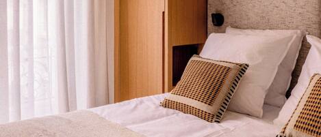 Apartment | 3 bedrooms, laptop workspace, iron/ironing board, bed sheets