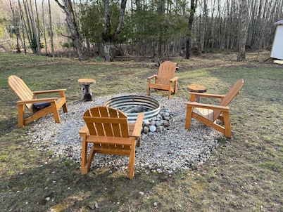 Charming 2-Bedroom Retreat in Curtis, Michigan