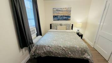 2 habitaciones, escritorio, tabla de planchar con plancha y wifi gratis