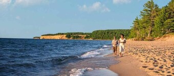 Great Evanston Location/Roomy/Modern/Private Office/Close to NWU/Free Parking