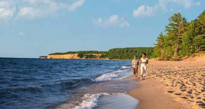 Great Evanston Location/Roomy/Modern/Private Office/Close to NWU/Free Parking