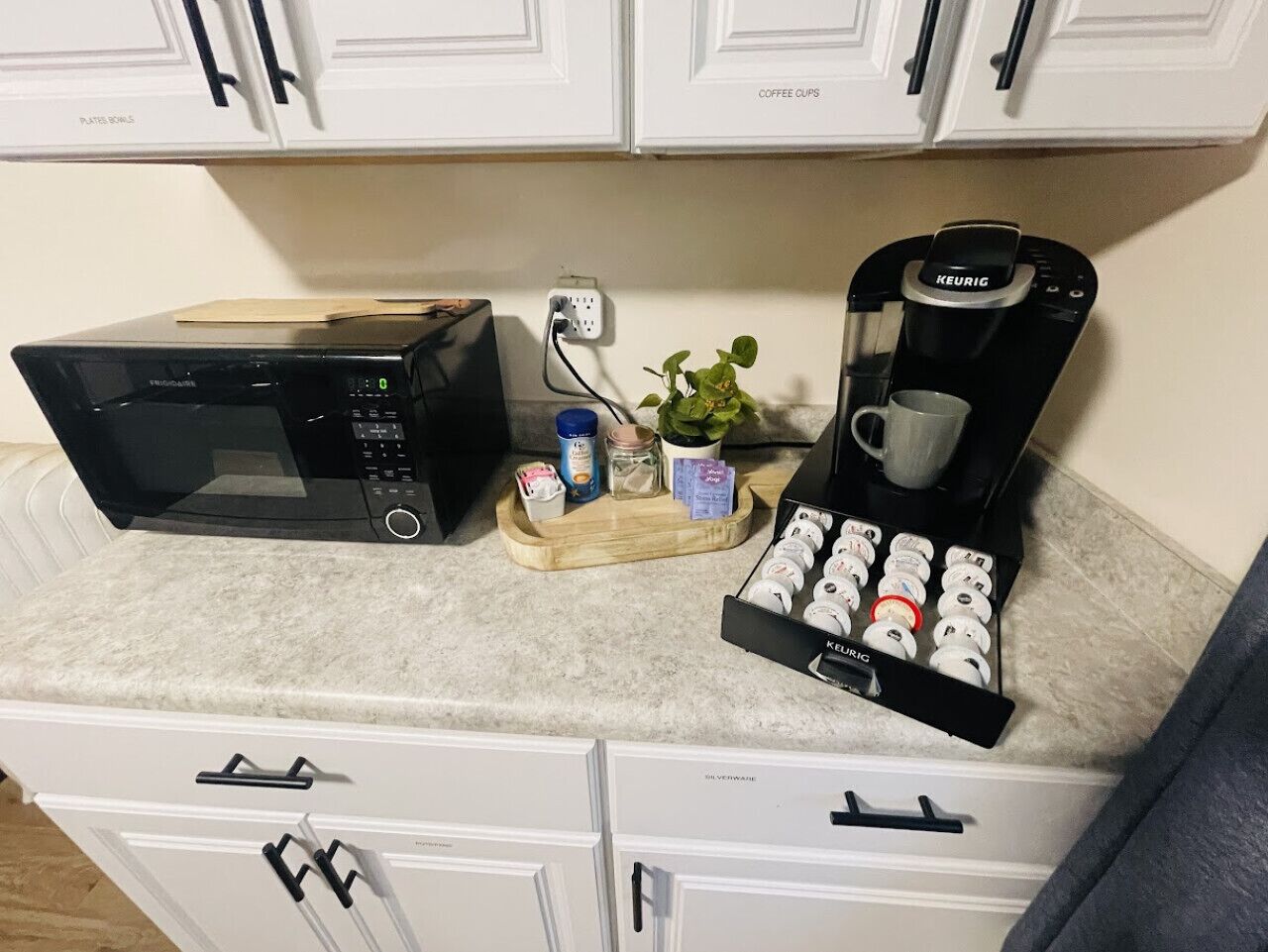 Coffee/tea maker, microwave, dishwasher, toaster