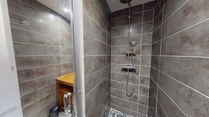 Shower, towels - Diamond rock (Le Diamant)