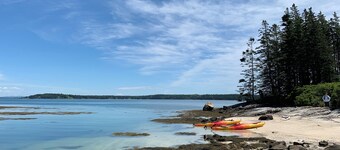 Serene 3-bed cottage in the Midcoast Maine woods, perfect for a quiet getaway.