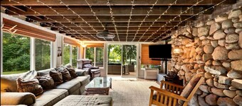 Secluded Lodge - Private Lake! - 7 Bedrooms with Private Sports Court