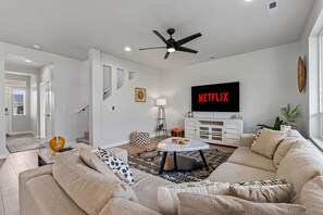 Télévision, jeux vidéo, espaces bureaux