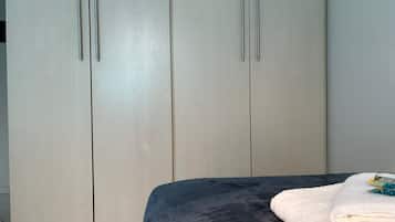 1 chambre, fer et planche à repasser, accès Internet, draps fournis