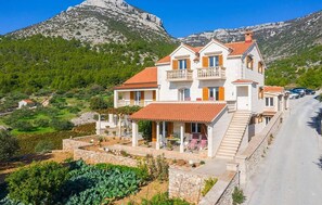Exterior - Pet friendly apartment in Bol with lake view (Bol)