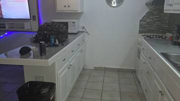 Fridge, microwave, oven, coffee/tea maker