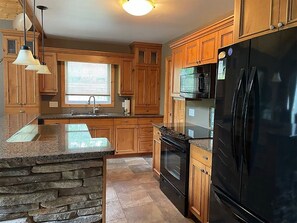 Fridge, oven, stovetop