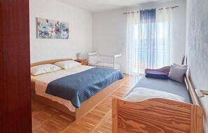 2 bedrooms, travel cot, free WiFi - Cozy apartment in Necujam with house sea view (Necujam)