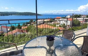 Outdoor dining - Cozy apartment in Necujam with house sea view (Necujam)