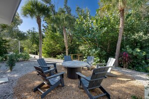 Property grounds - The East Beach - 3/3 with pool and dock (Sanibel)